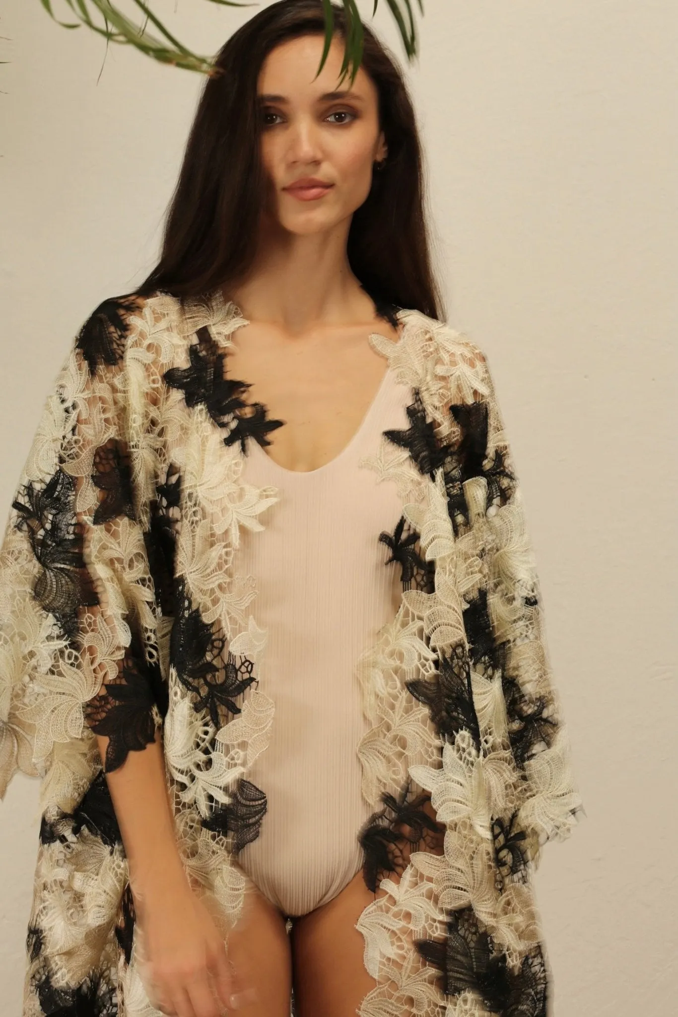 ACANTHA FLOWER LACE KIMONO