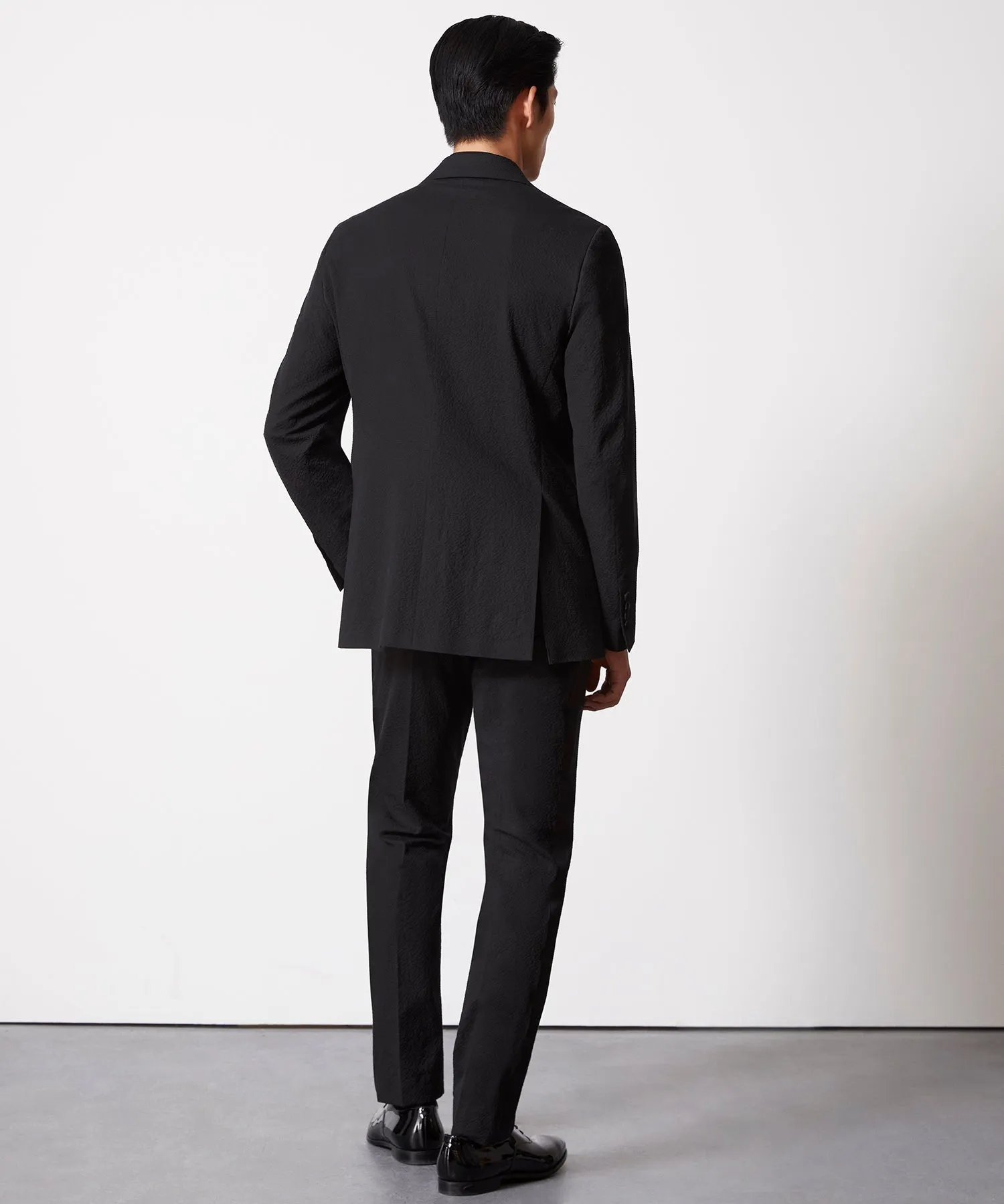 Italian Seersucker Peak Lapel Tuxedo Jacket in Black