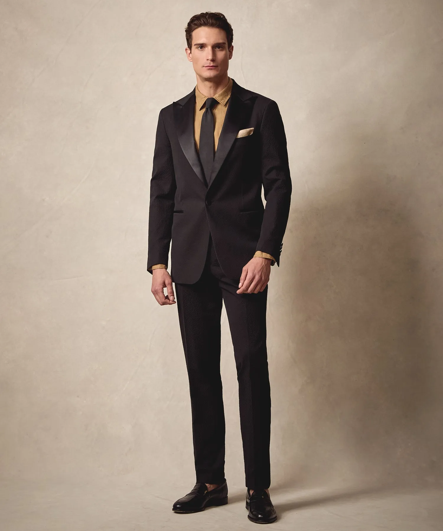 Italian Seersucker Peak Lapel Tuxedo Jacket in Black