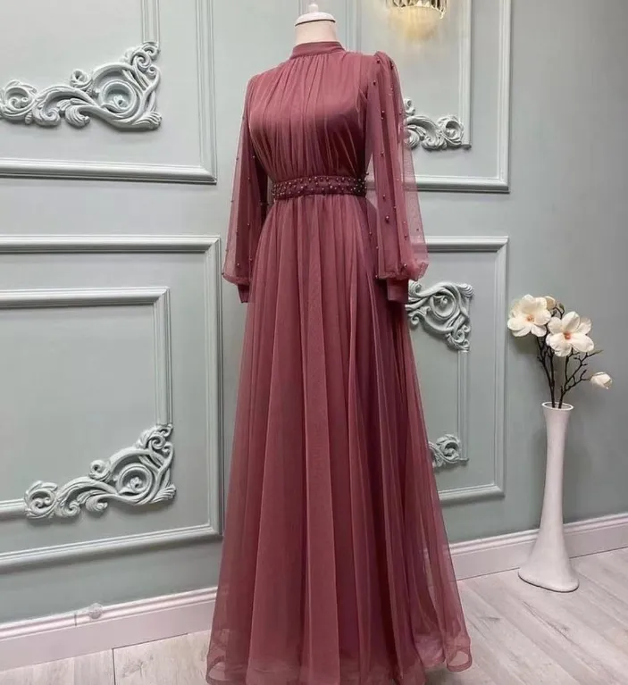 Long Sleeve Prom Dresses, A Line Prom Dresses, Tulle Evening Dresses, Sexy Prom Dresses, Evening Gowns With Pearls     fg5989