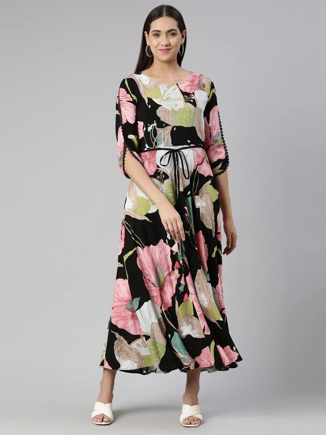 Neeru's Round Neck Printed Maxi Dress