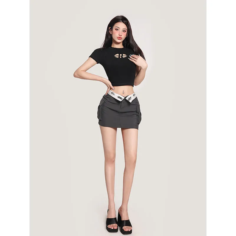 Riley Solid Color Short Sleeve Metallic R Design Slim Cropped Top