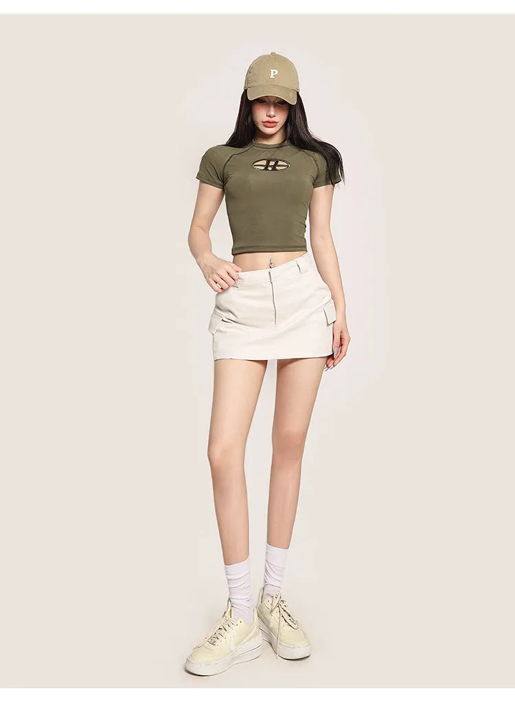 Riley Solid Color Short Sleeve Metallic R Design Slim Cropped Top