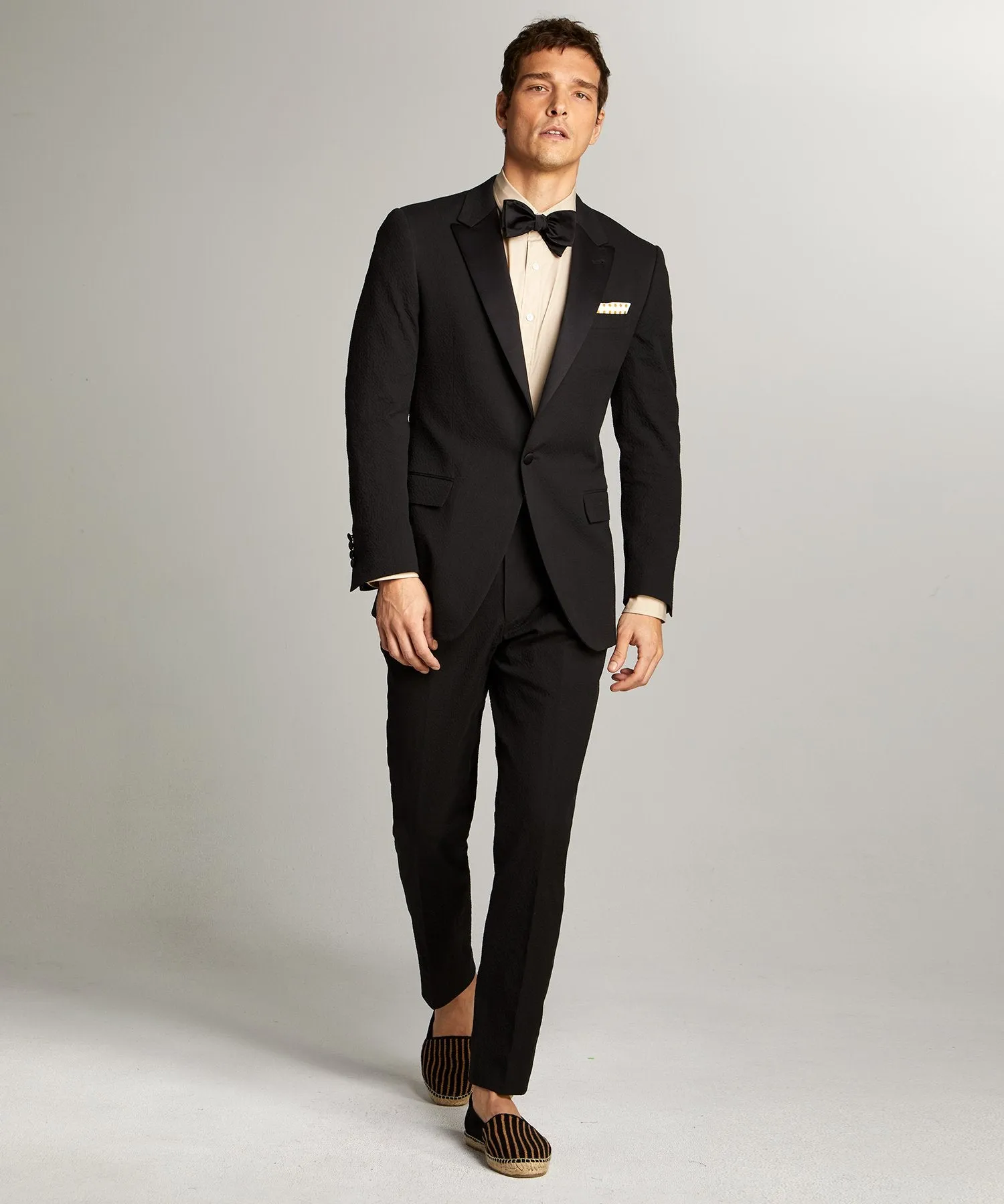 Sutton Peak Lapel Tuxedo Jacket in Italian Black Seersucker