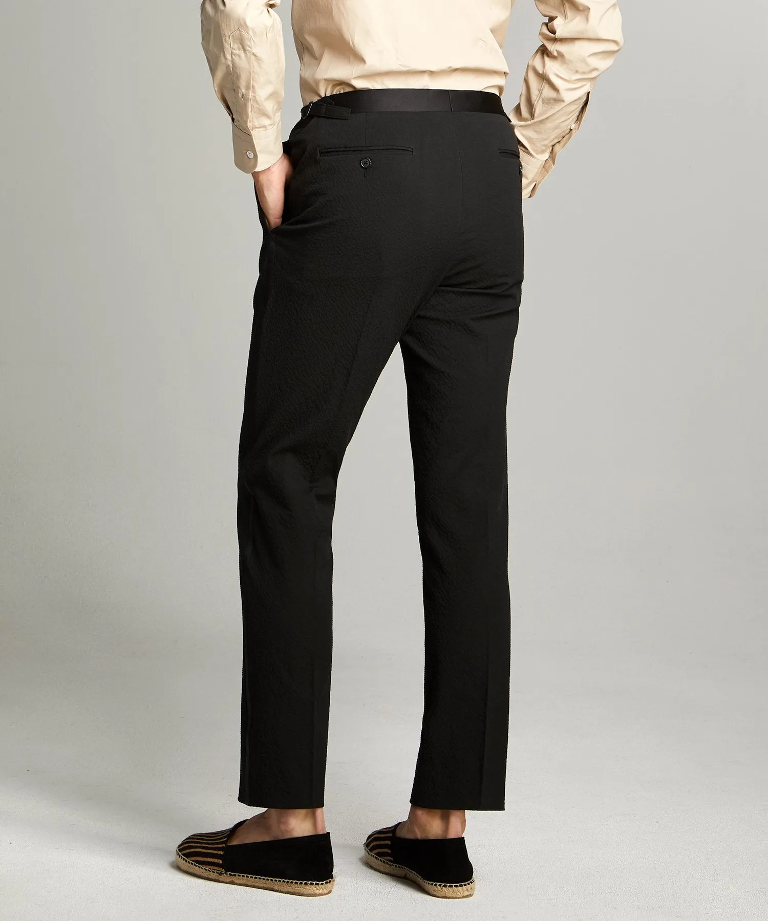 Sutton Tuxedo Pant in Italian Black Seersucker