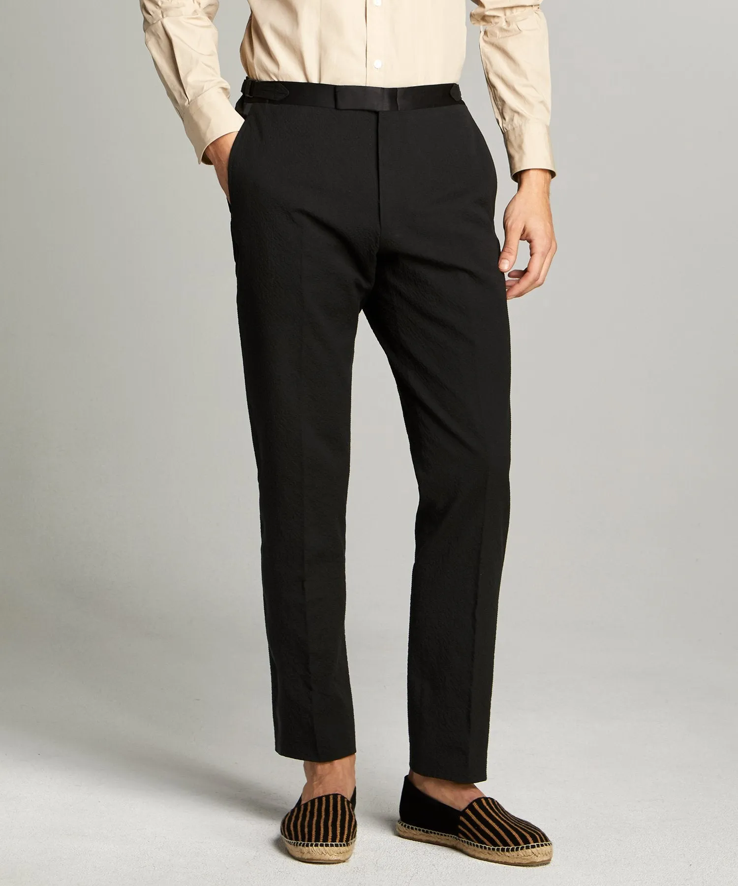 Sutton Tuxedo Pant in Italian Black Seersucker